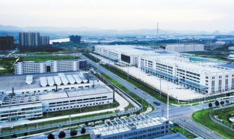 <strong>江蘇省內(nèi)首個五軸精細加工車間，從落戶南京經(jīng)開區(qū)到試產(chǎn)僅用一個月時間</strong>